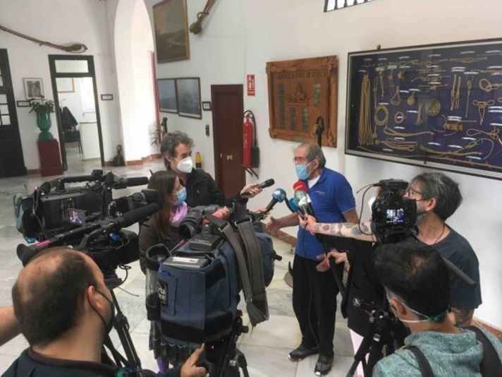   Abschied und Aufbruch in Sevilla zu Jimmy Cornells Projekt "Elcano 500"