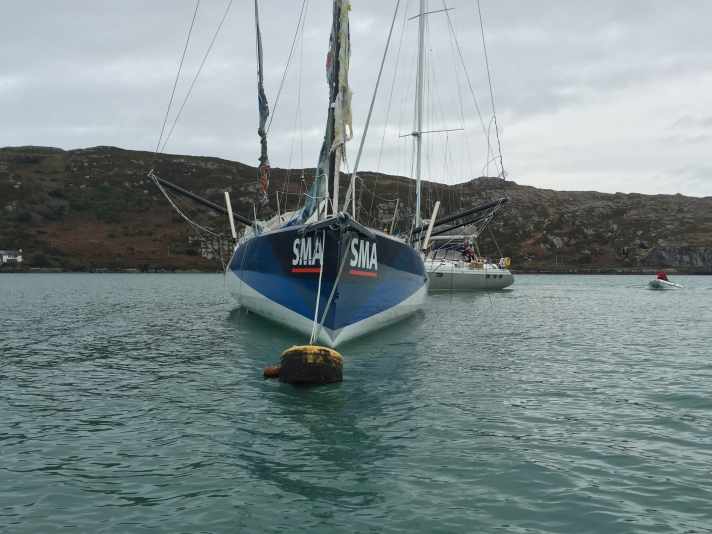 The "SMA" safely moored to a Muringtonne after being rescued