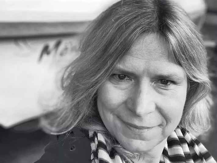 La giornalista Ulrike Ufer di Amburgo è una conoscitrice di lunga data e una delle più grandi fan del Leisure 17 a est della Gran Bretagna. Insieme alla sorella, naviga con il suo "Frya" sulle acque di Berlino e del Mar Baltico.