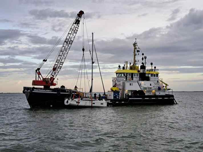 Rijkswaterstaat reported on the rescue on Twitter