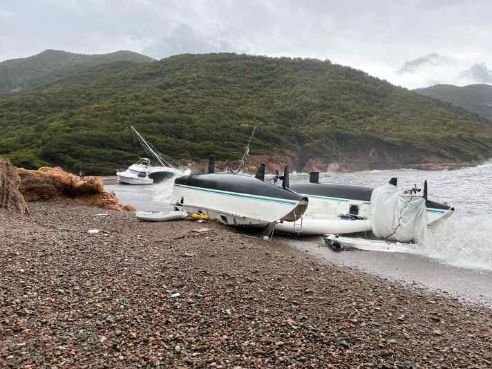 The catamaran in the surf