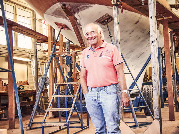 Der Inhaber in zweiter Generation übergibt mit der Martin-Werft ein traditionsreiches Familienunternehmen in Radolfzell am Untersee an seinen Sohn Sven. Vater Joseph gründete den Betrieb schon im Jahr 1931. Wie kaum ein anderer Bootsbaubetrieb ist die Werft unter Josef Martin für zahlreiche individuelle Neubauten aus Holz bekannt geworden. Sowohl traditionell als auch in modernen Bauweisen. Auch umfassende Restaurierungen gehören zum Portfolio