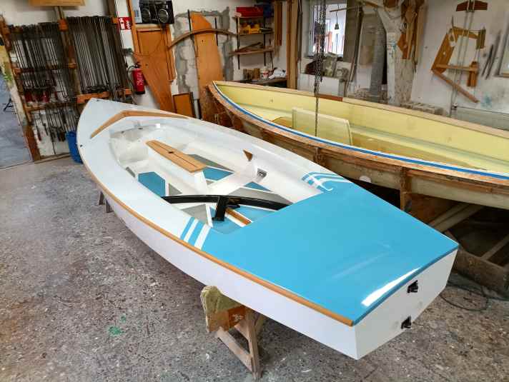 A new pirate is ready for delivery after 250 hours of work. There is already another boat in the mould
