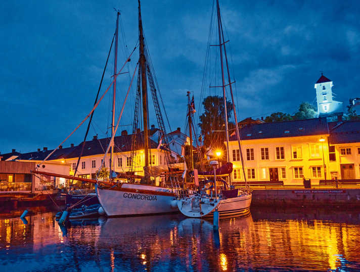 Segeln an der Südküste Norwegen

Risør ist eine alte Handelsstadt  an der Südküste Norwegens.