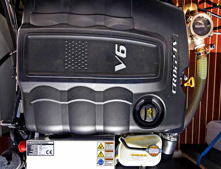 The V6 Hyundai Seasall diesel engine with 250 hp is very similar to the Mercury TDI diesel that comes from the Volkswagen plant in Salzgitter. | t.