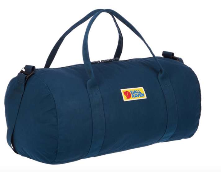   <a href="https://www.awin1.com/cread.php?awinmid=14102&awinaffid=471469&clickref=Y+Fj%C3%A4llr%C3%A4ven+Vardag+30+Duffel&ued=https%3A%2F%2Fwww.bergfreunde.de%2Ffjaellraeven-vardag-duffel-30-reisetasche" target="_blank" rel="noopener noreferrer nofollow">Fjällräven Vardag 30</a> *