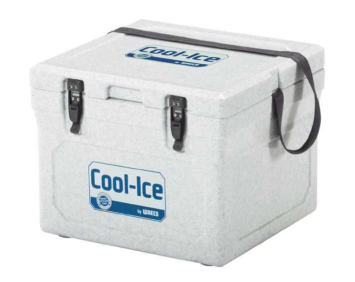 Nochmals effektiver sind Modelle mit Gummilippendichtung und dicker Isolierung aus Polyure­than: Dometic (13–110 Liter, ab 69 Euro) und Peli (19–51 Liter, ab 240 Euro) haben verschiedene Größen im Programm. Trotz fünf Zentimeter Wandstärke sind die lebensmittelechten Dometic-Pro­­dukte recht leicht: So wiegt die 33-Liter-Box nur 5,7 Kilogramm.