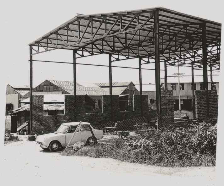 In the early years, the regulations for the construction of companies in Hong Kong were still interpreted very individually - even in the case of the first NP hall.