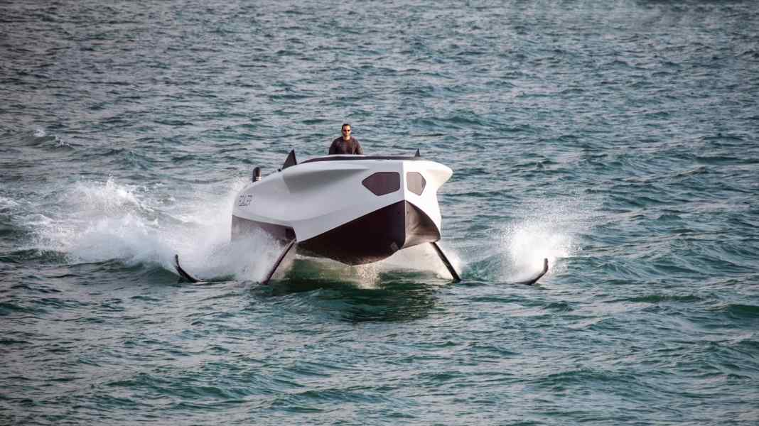 Service: Premieres and projects - Foiler Royale Cabin