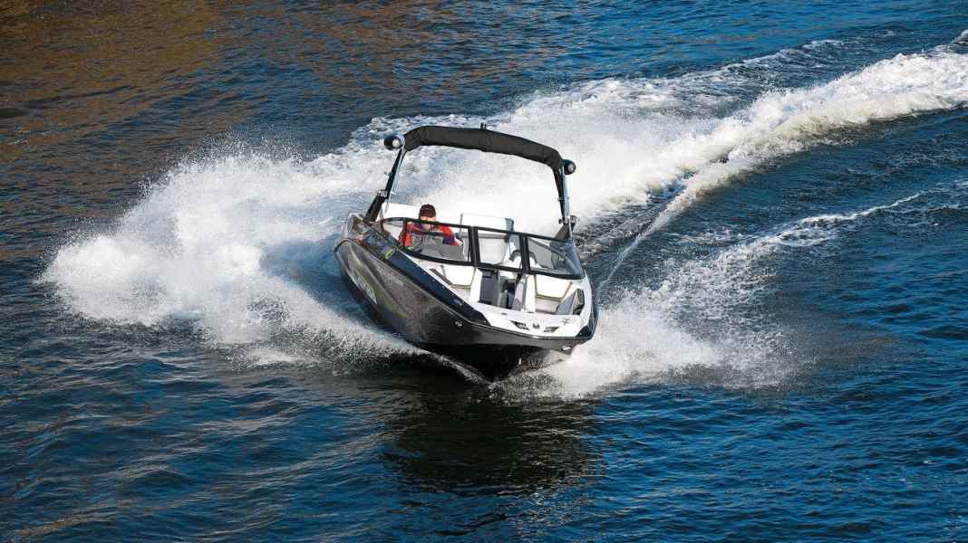 Test: Scarab 215 HO Impulse - Hot Shot