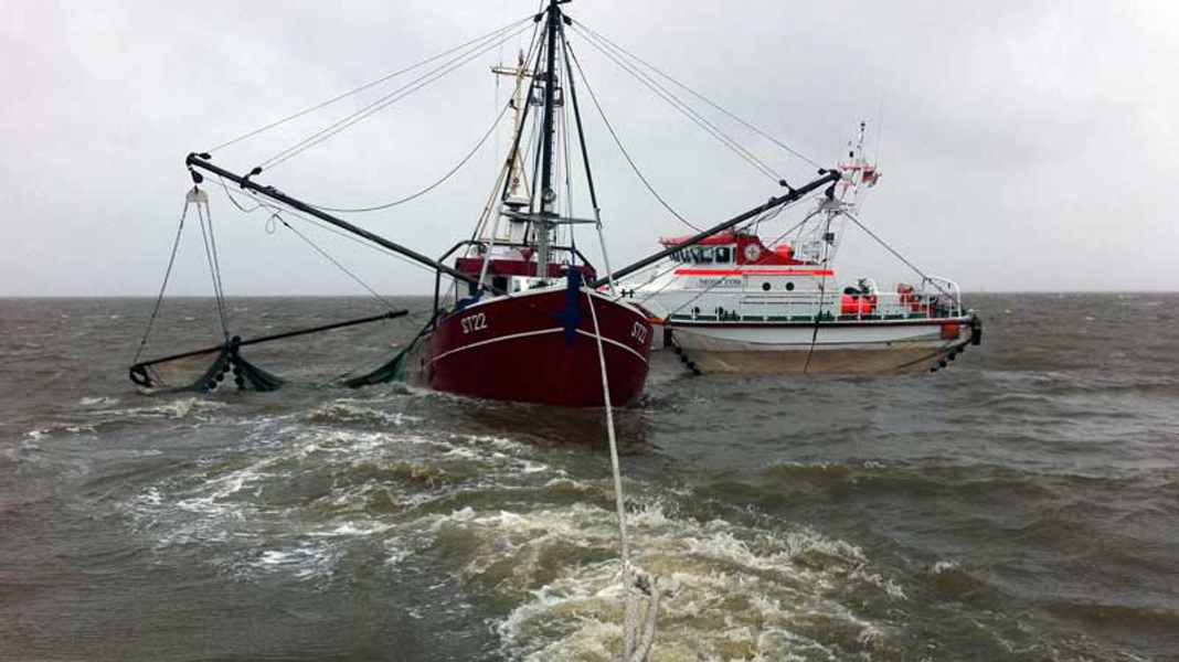 Shrimp cutter saved from sinking