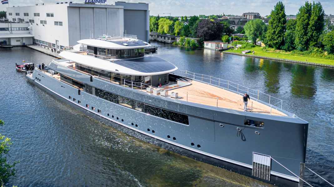 Feadship: 60-Meter-Yacht kommt mit Solarflächen und Plantagenteak
