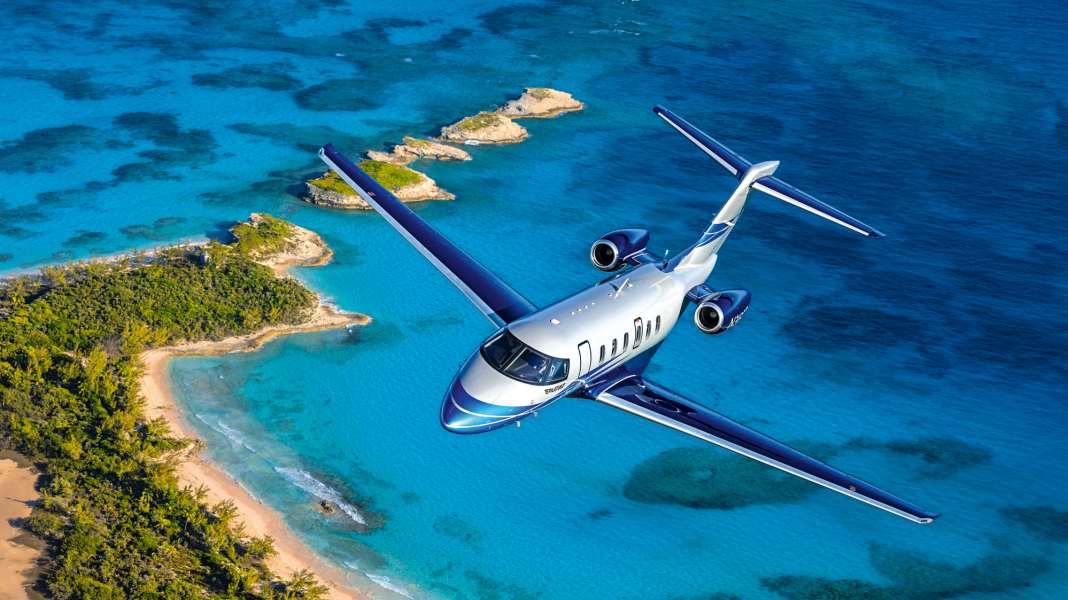 Boom in private jets: why their legal situation is similar to that of superyachts