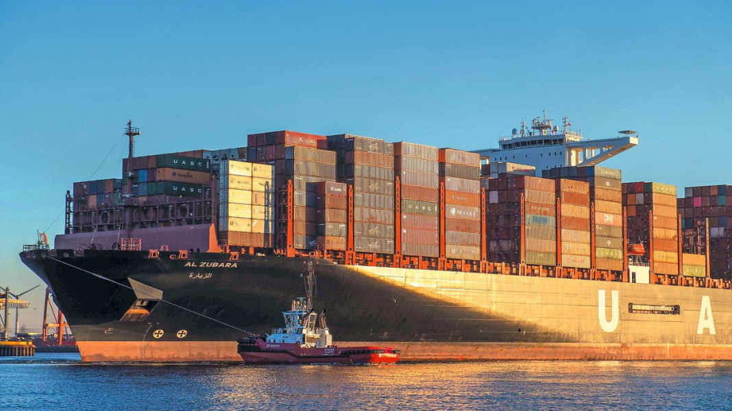 Report: Hamburg harbour tugboat - De Schlepper un sien Crew