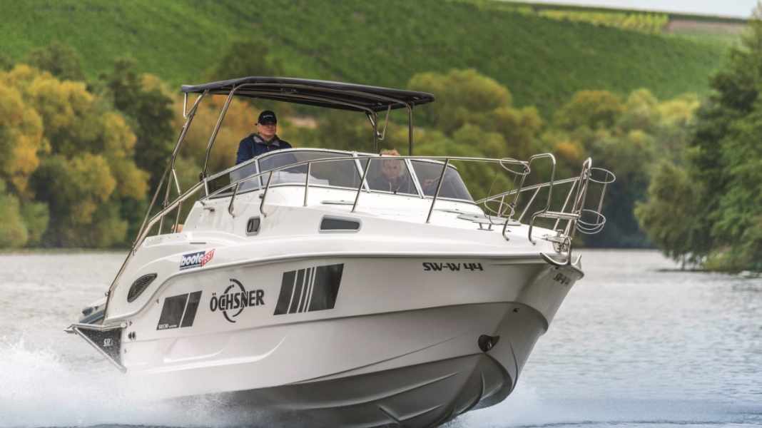 Test: Kajütboot - Öchsner SRX30-Yachtline