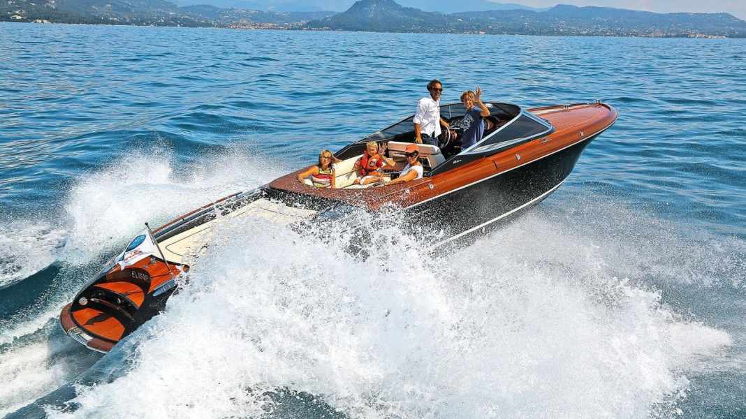 Riva: Restaurierung, Handel, Bootsservice - Verborgene Schönheiten