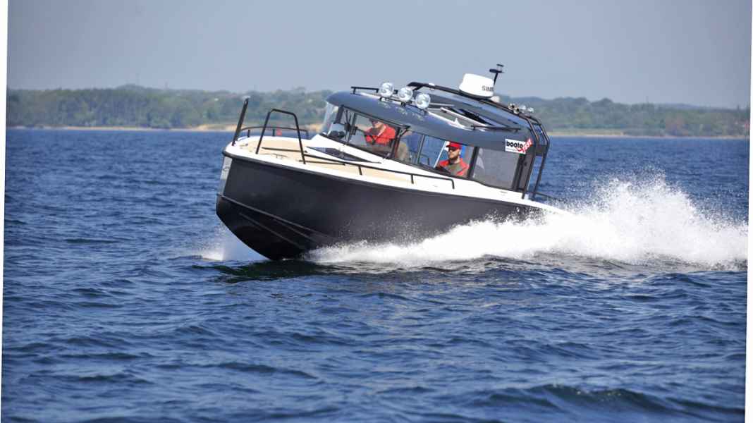 XO 270 RS Front Cabin