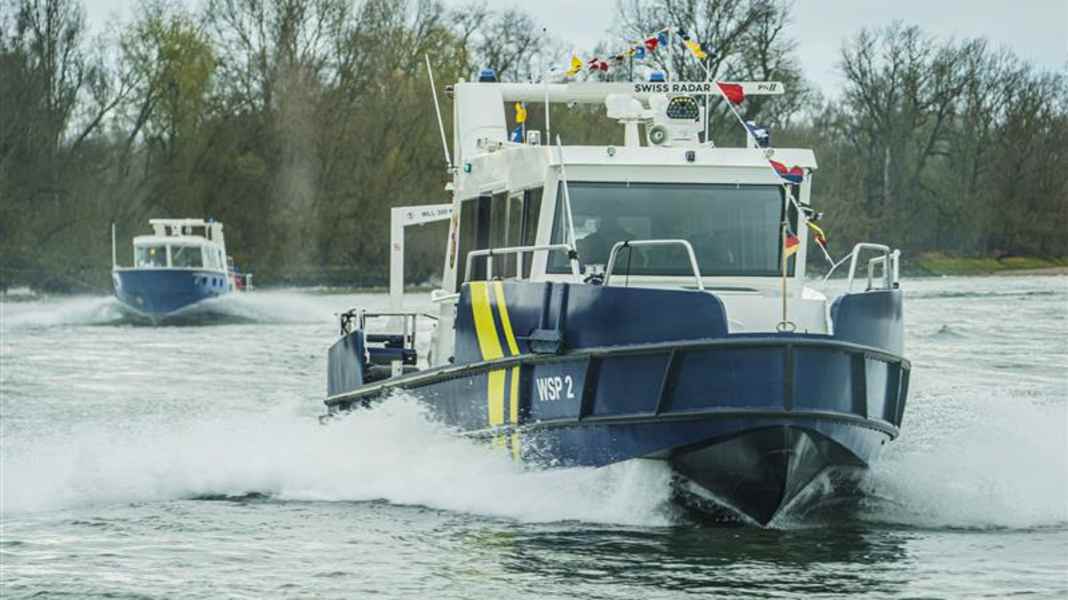 Crime: Ships break through police cordon on the Rhine