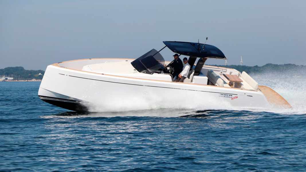 Test: Day cruiser with outboard motor - Pardo 38