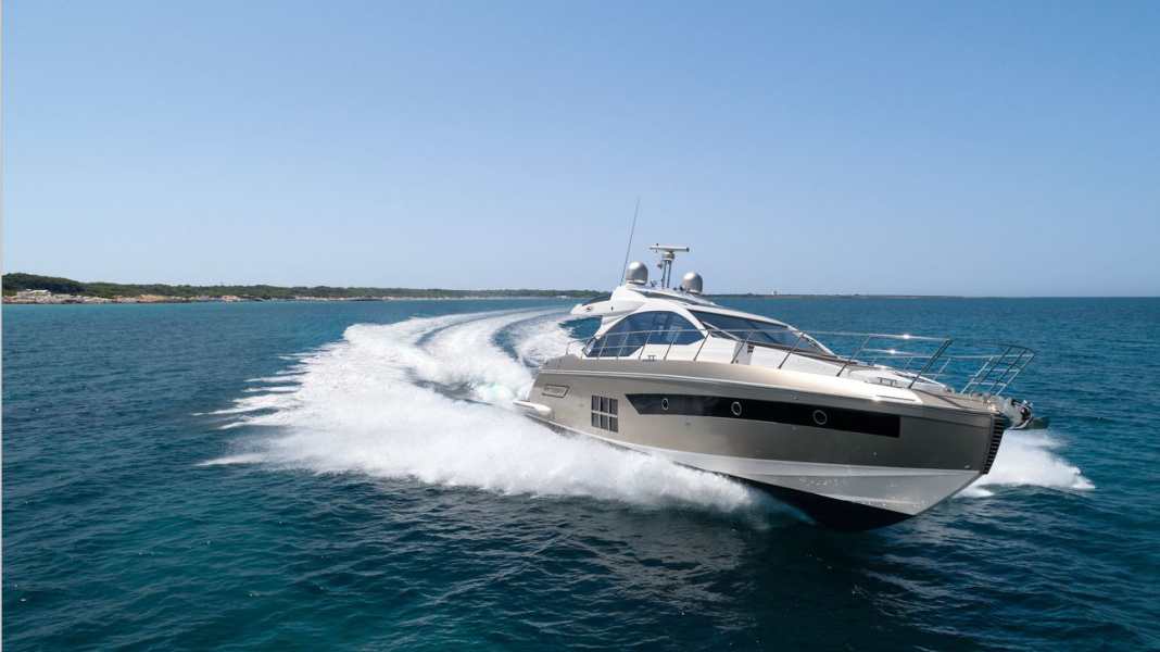 Test: Azimut S6 - Mit Drei ist man dabei