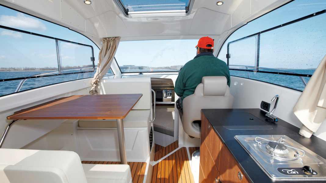 BOOTE-TV: Quicksilver Activ 755 Weekend - Active holidays