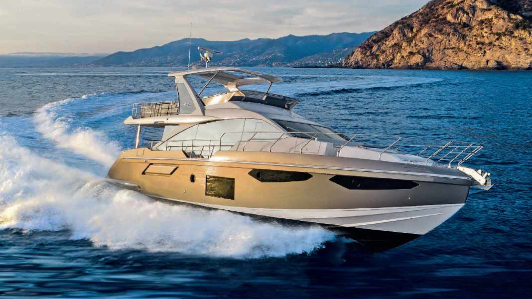 Test: Azimut 60 Flybridge - Ein Hauch von Mega