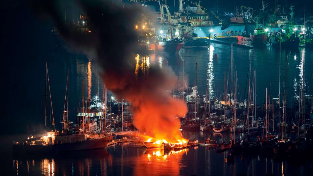Raclan boxes for batteries on board: "Battery fires cannot be extinguished"