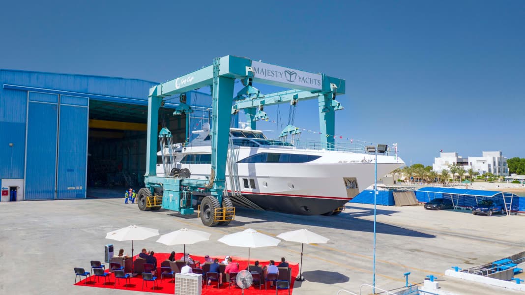 Gulf Craft launchte Majesty 122 Sky lounge