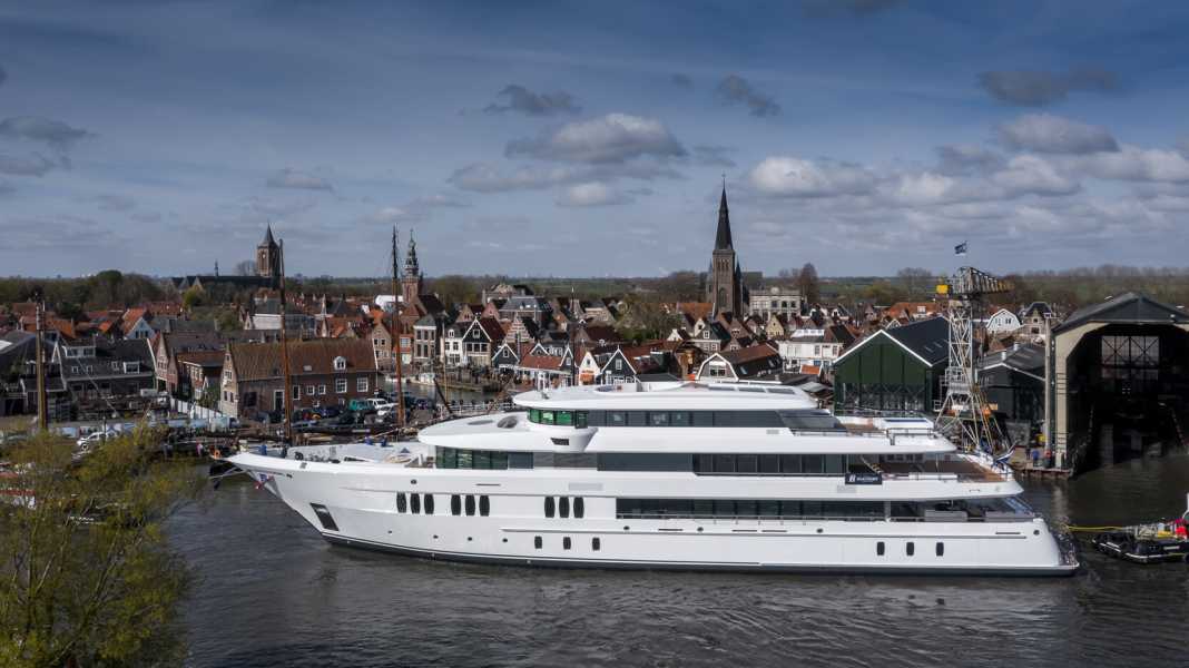 Hakvoort unveils 61 metres