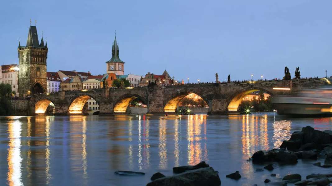 Territory and service: Prague - Golden City