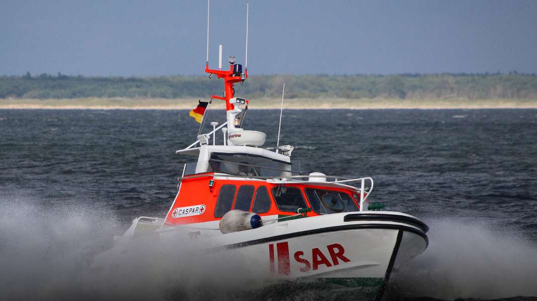 Seenot: Schlauchbootfahrer fällt über Bord und stirbt nach Bergung