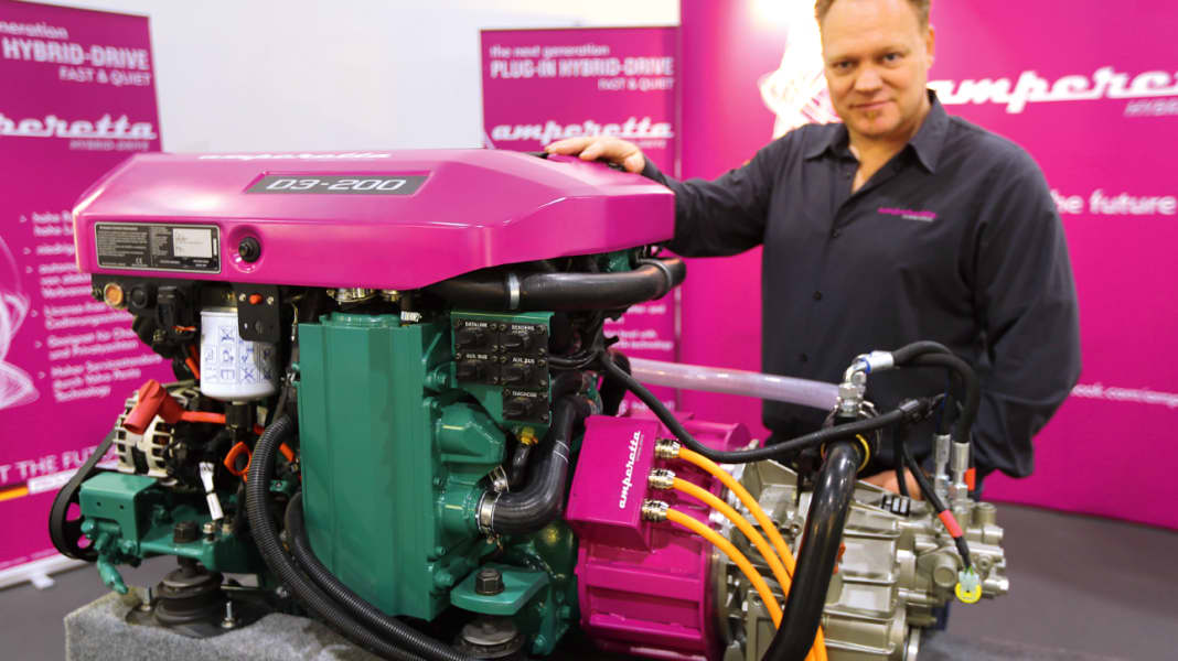 Innenbordmotor Amperetta Hybrid - Hybrid-Antrieb von Amperetta