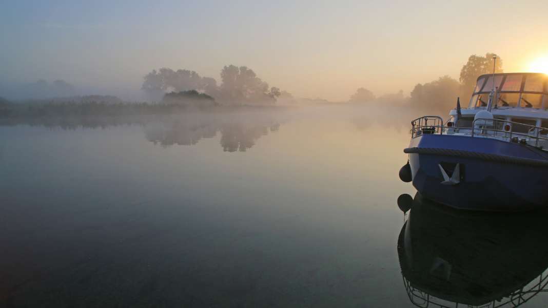Seamanship: behaviour in fog, how to get through the haze