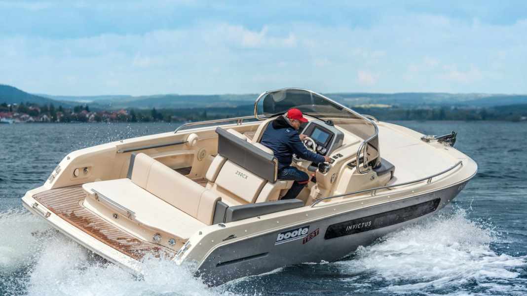 Test: Day cruiser with inboard motor - Invictus 250 CX