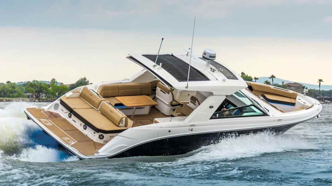 Test: Sea Ray SLX 400 - Space sportsman