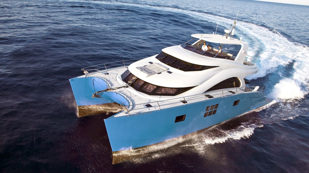 What are the advantages of catamarans?