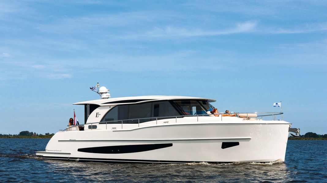 Novelty: Boarncruiser 1500 Elegance CS - round bilge cruiser for the high seas