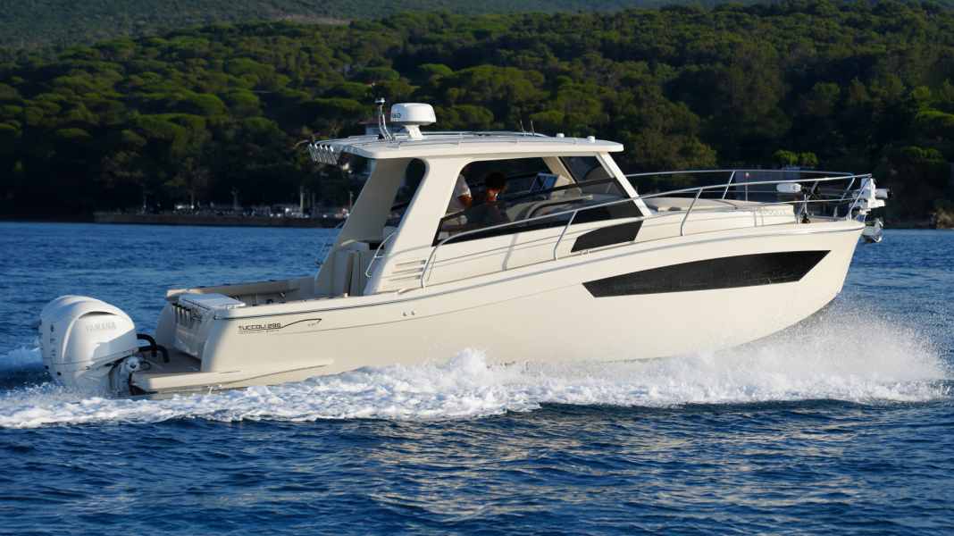 Tuccoli T295 VM & SF Montecristo: Two versions, a unique experience at sea