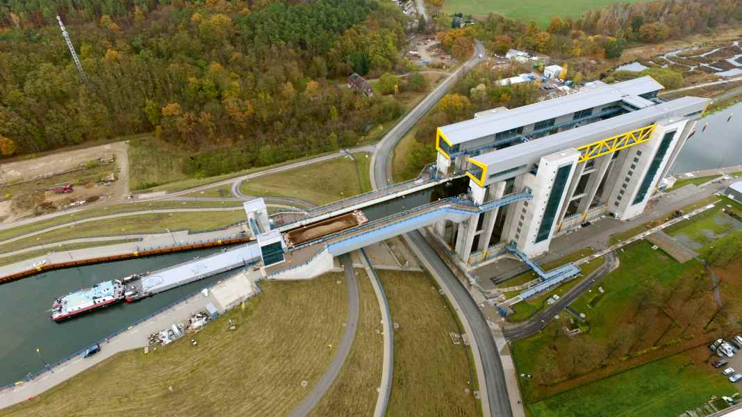 Neues Schiffshebewerk Niederfinow: Erster Jahrestag eines Jahrhundertbauwerks