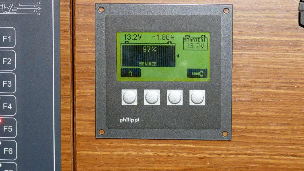 Fotoanleitung: Einbau eines Batteriemonitors – Wissen macht Freude