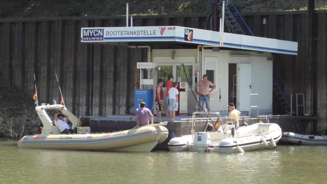 Port service: refuelling around the clock in Neuwied