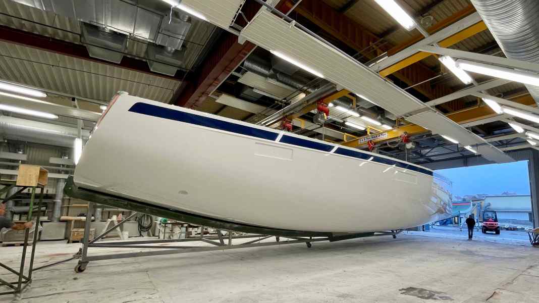 Werft-News: Hallberg-Rassys Flaggschiff nimmt Form an