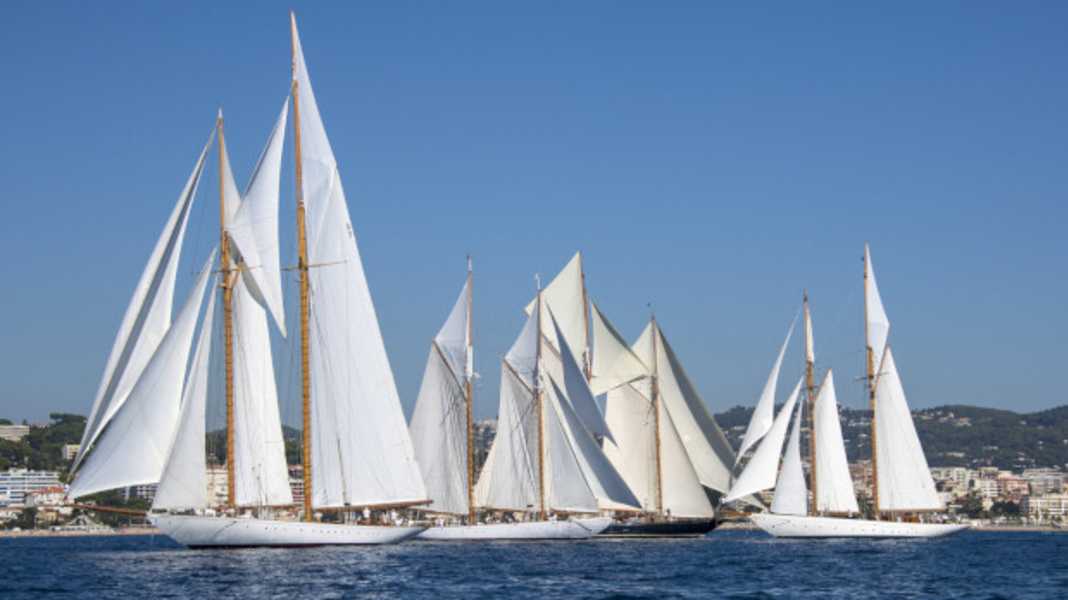 Lobby for classic schooners