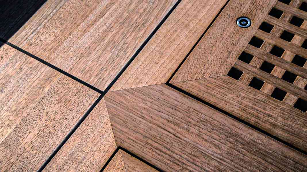 Astreiner Teak-Ersatz