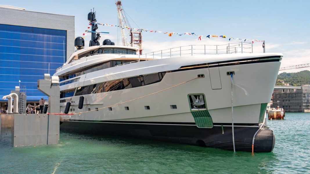 62 Meter von Sanlorenzo