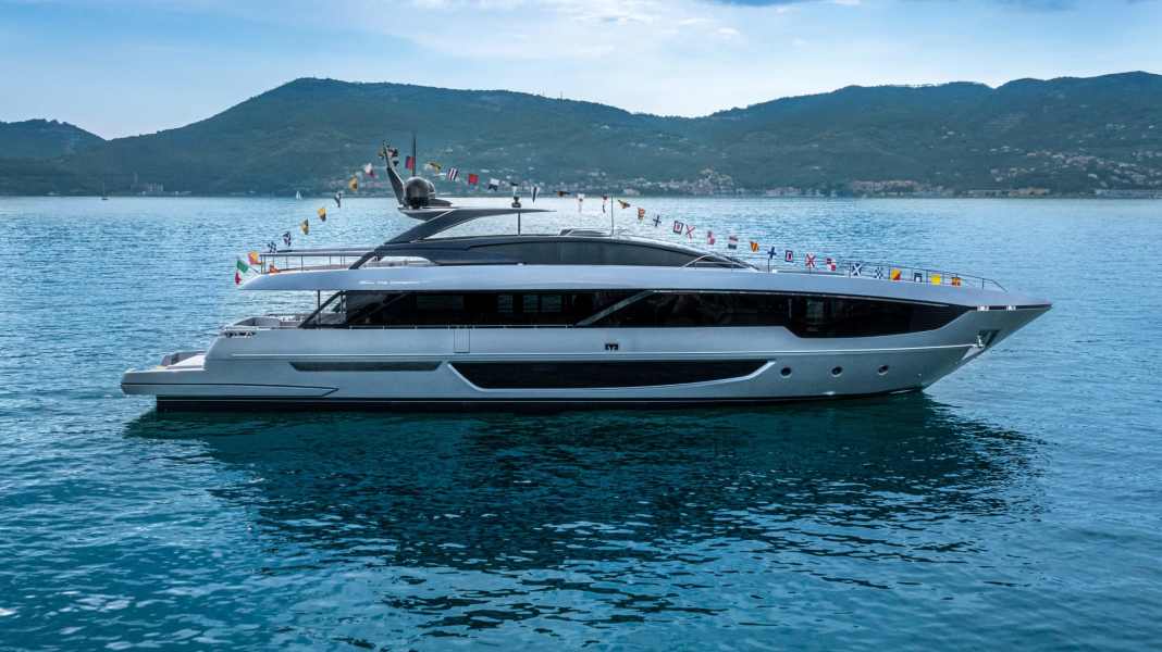 A 30 metre long anniversary gift
