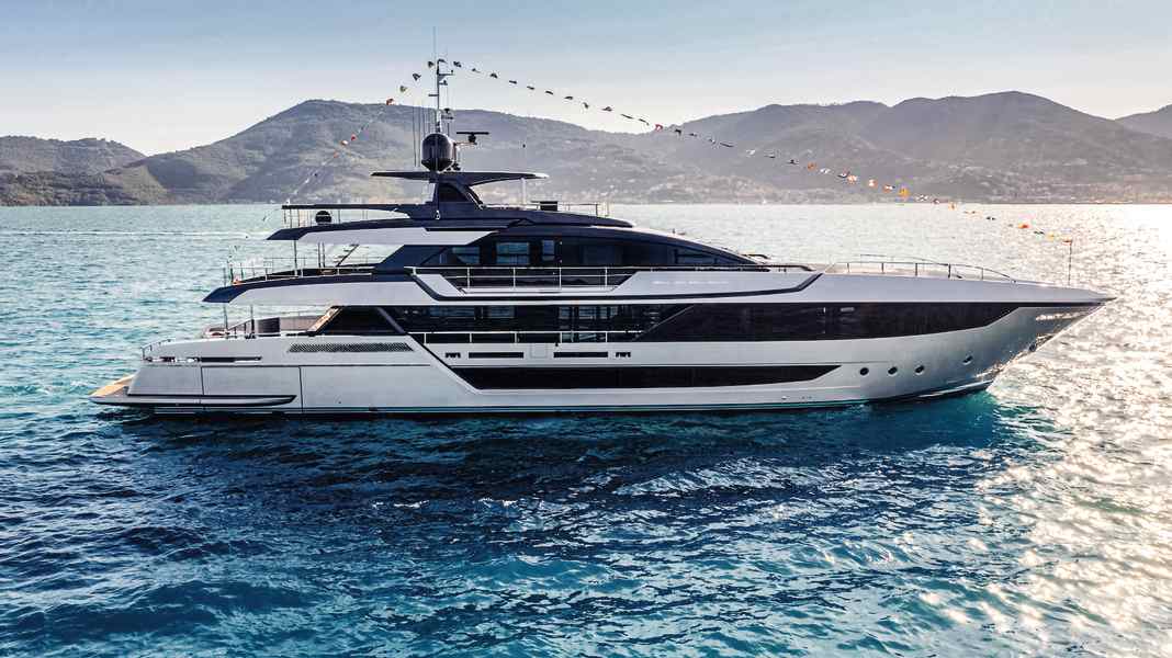 Modell-News: Neues GFK-Flaggschiff von Riva