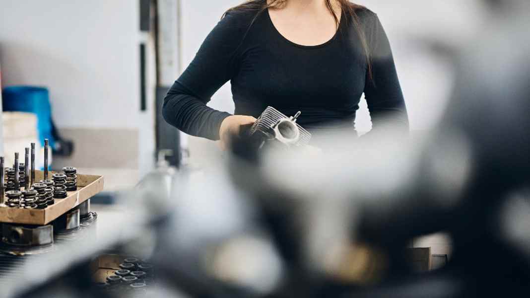 Selina Skramovsky: Die Motorenflüsterin