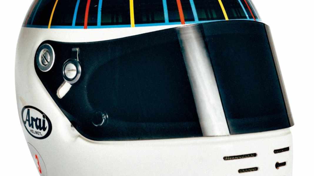 IM RÜCKSPIEGEL - Kennen Sie den noch? PORSCHE KLASSIK feiert die größten Rennfahrer und ihre Helme.