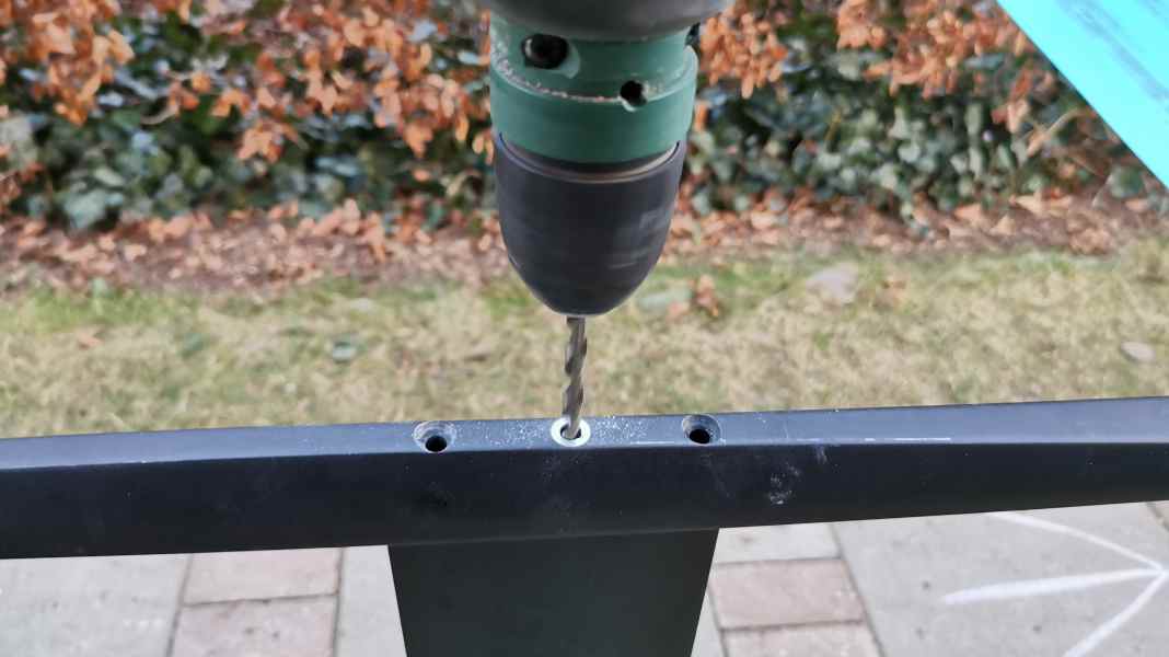 Foil repair - how to remove worn screws